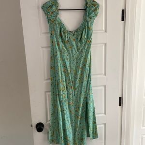 Off the shoulder Hellomolly dress!
